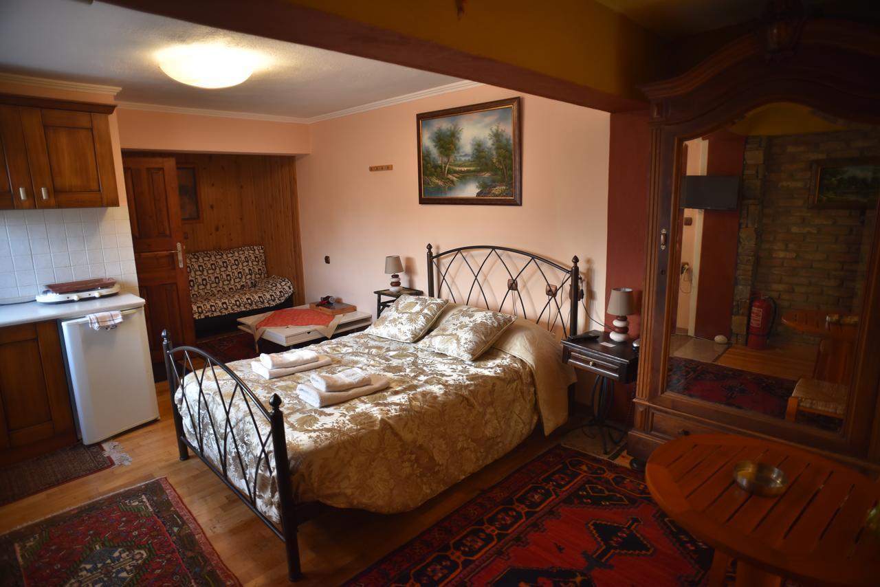 Santa Marina Guesthouse Káto Loutrákion 外观 照片