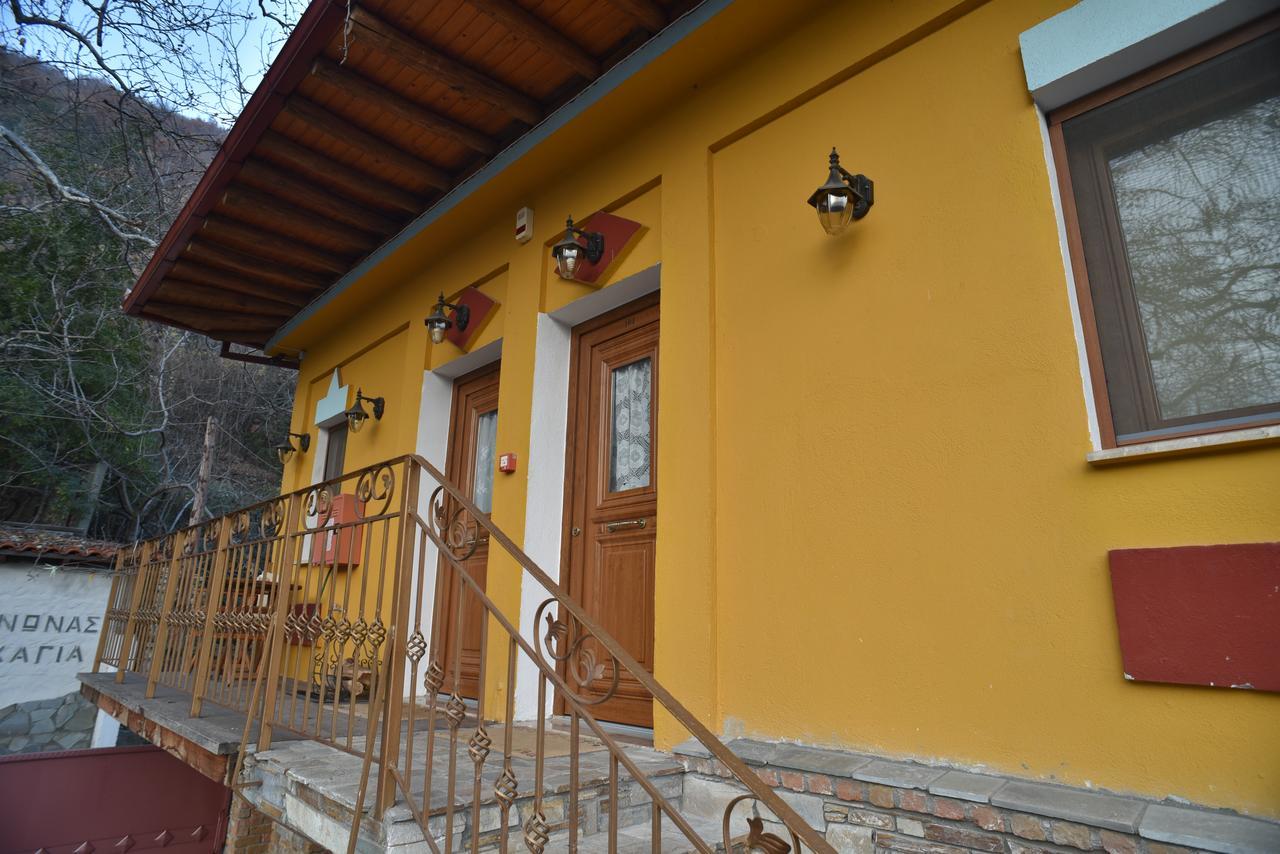 Santa Marina Guesthouse Káto Loutrákion 外观 照片
