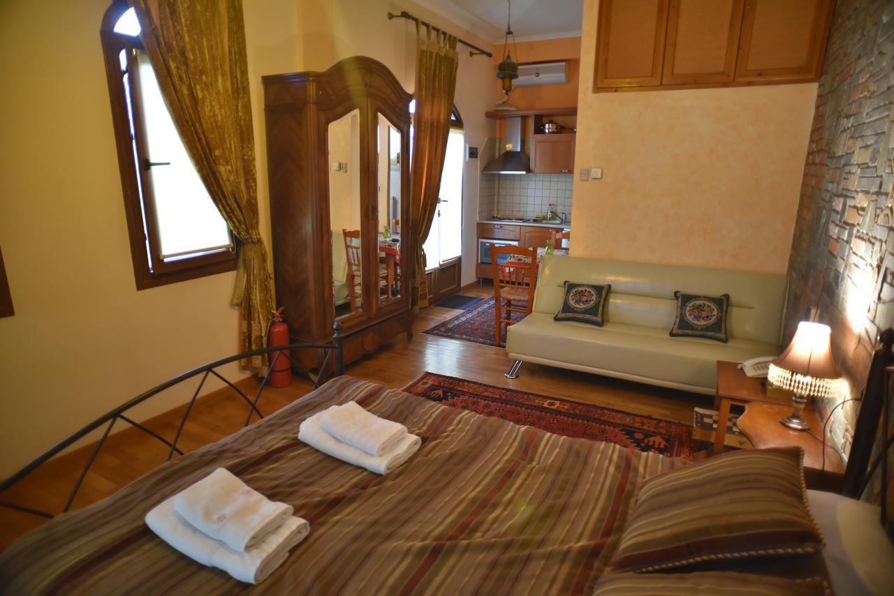 Santa Marina Guesthouse Káto Loutrákion 外观 照片