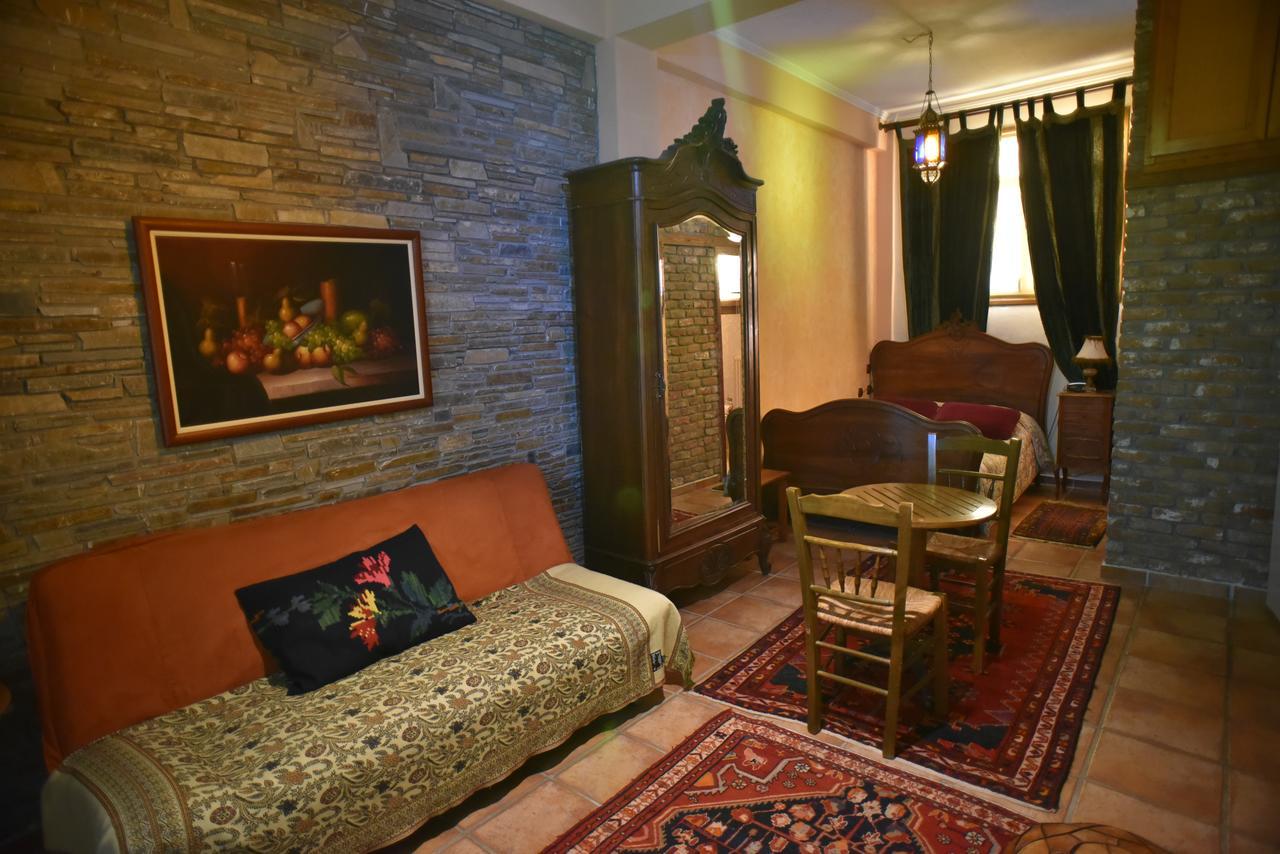 Santa Marina Guesthouse Káto Loutrákion 外观 照片