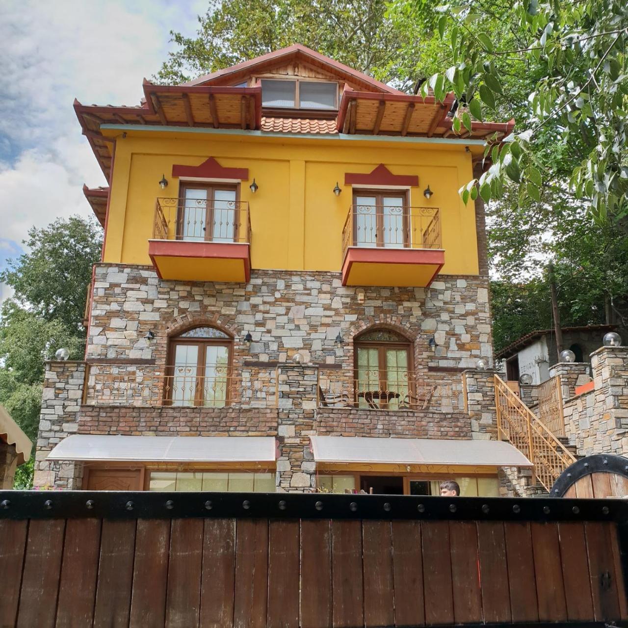 Santa Marina Guesthouse Káto Loutrákion 外观 照片