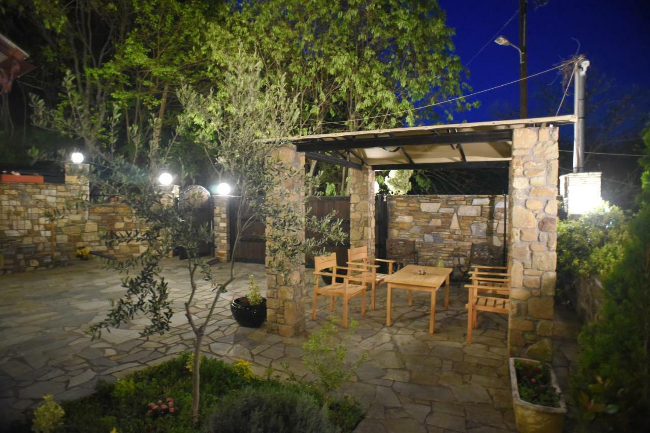 Santa Marina Guesthouse Káto Loutrákion 外观 照片