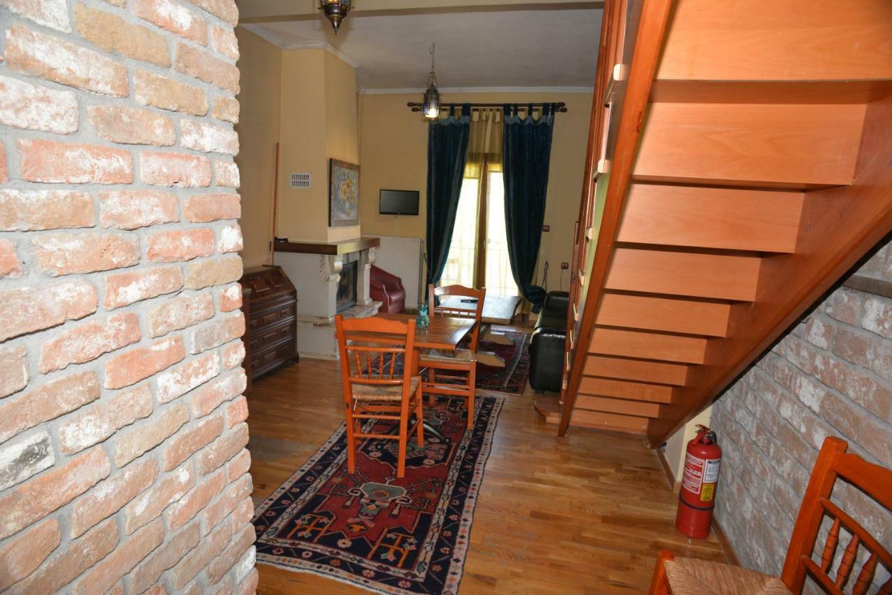 Santa Marina Guesthouse Káto Loutrákion 外观 照片