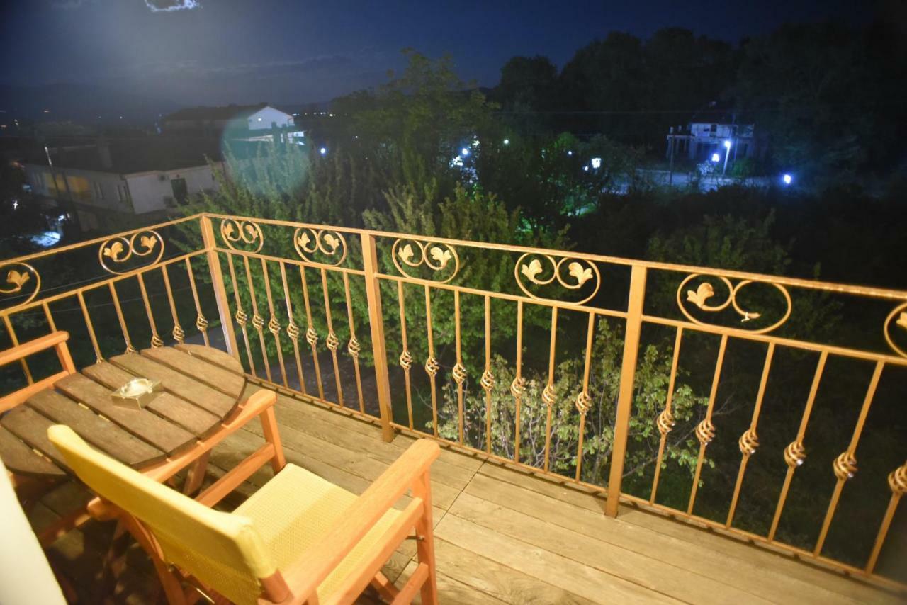 Santa Marina Guesthouse Káto Loutrákion 外观 照片